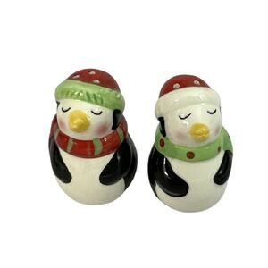 Cracker Barrel Christmas Holiday Penguins Mini Salt and Pepper Shakers Set New